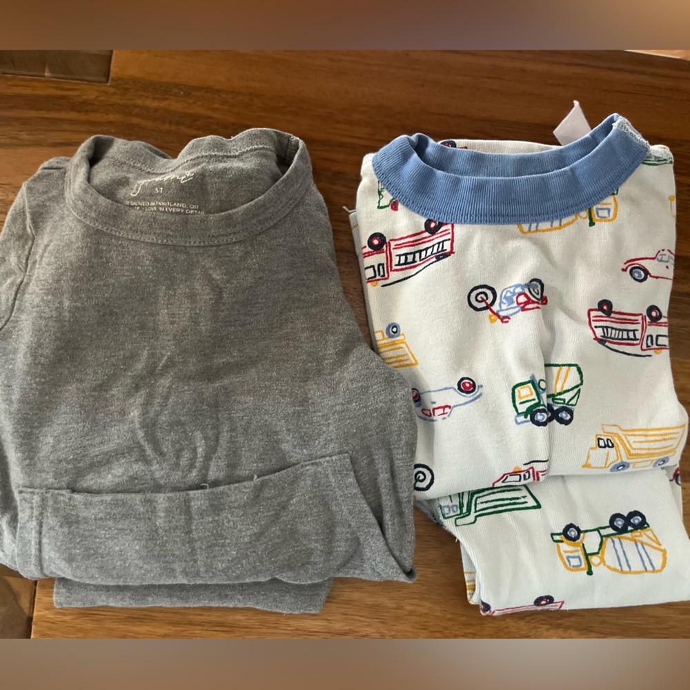 4 Sets of 3t Pajamas
